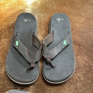 Sanuk sandals fill flops